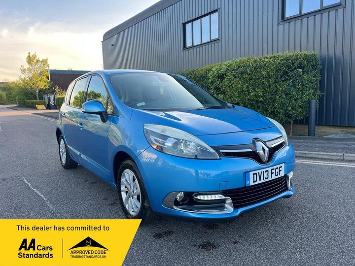 Renault Scenic 1.5 DCi Dynamique TomTom Euro 5 (s/s) 5dr Renault Scenic 1.5 DCi Dynamique TomTom Euro 5 (s/s) 5dr