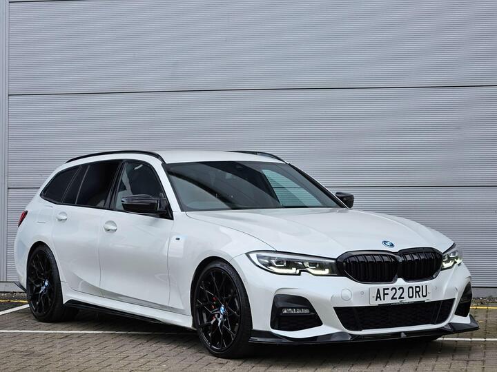 BMW 3 Series 2.0 330e 12kWh M Sport Touring Auto Euro 6 (s/s) 5dr BMW 3 Series 2.0 330e 12kWh M Sport Touring Auto Euro 6 (s/s) 5dr