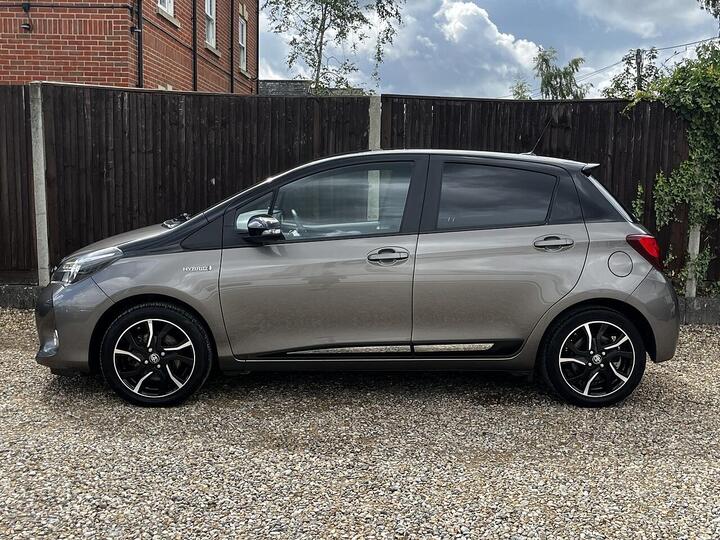 Toyota Yaris 1.5 VVT-h Design E-CVT Euro 6 5dr