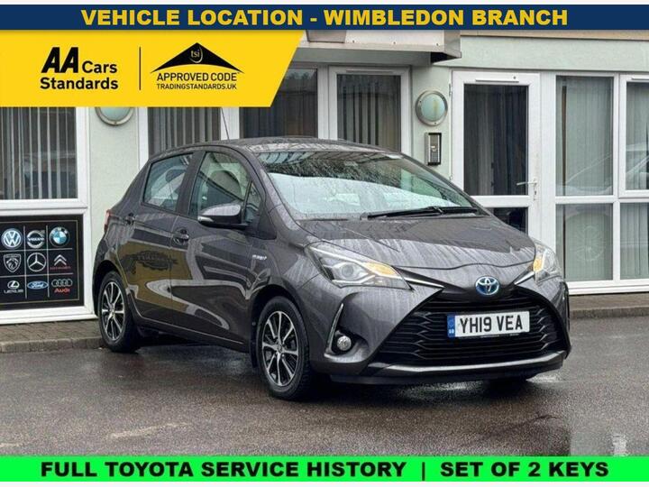 Toyota YARIS 1.5 VVT-h Icon Tech E-CVT Euro 6 (s/s) 5dr