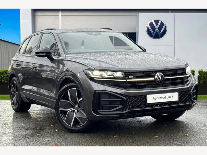 Volkswagen Touareg 3.0 TDI V6 Black Edition Tiptronic 4Motion Euro 6 (s/s) 5dr Volkswagen Touareg 3.0 TDI V6 Black Edition Tiptronic 4Motion Euro 6 (s/s) 5dr