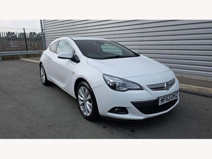 Vauxhall Astra GTC 2.0 CDTi SRi Euro 5 (s/s) 3dr Vauxhall Astra GTC 2.0 CDTi SRi Euro 5 (s/s) 3dr