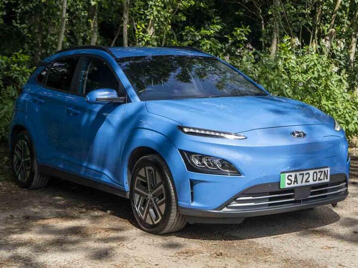 Hyundai KONA 64kWh Premium Auto 5dr (10.5kW Charger)