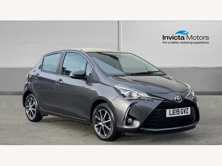 Toyota Yaris 1.5 VVT-h Icon Tech E-CVT Euro 6 (s/s) 5dr