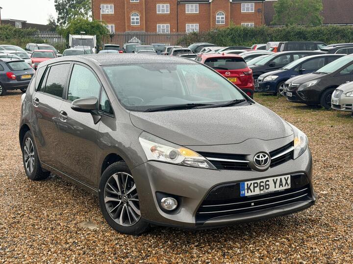 Toyota Verso 1.8 V-Matic Design Multidrive S Euro 6 5dr (7 Seat) Toyota Verso 1.8 V-Matic Design Multidrive S Euro 6 5dr (7 Seat)
