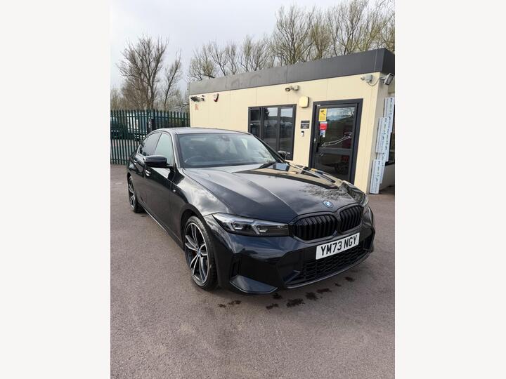 BMW 3 Series 2.0 330e 12kWh M Sport Auto Euro 6 (s/s) 4dr BMW 3 Series 2.0 330e 12kWh M Sport Auto Euro 6 (s/s) 4dr
