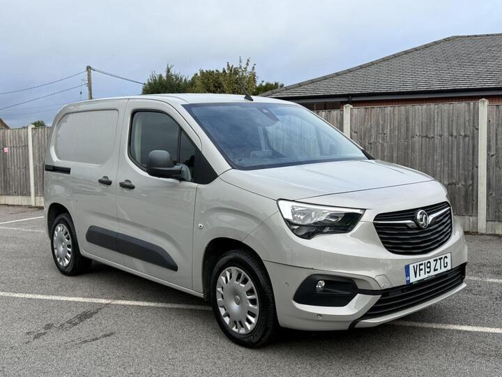 Vauxhall COMBO 1.6 Turbo D 2000 Sportive Panel Van 4dr Diesel Manual L1 H1 Euro 6 (s/s) (100 Ps) ONE OWNER, FSH, AIR CON