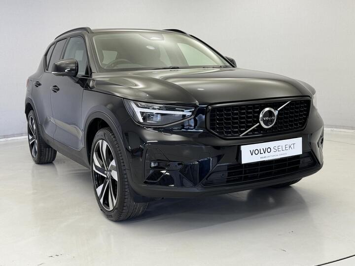 Volvo XC40 2.0 B3 MHEV Ultra Dark DCT Auto Euro 6 (s/s) 5dr