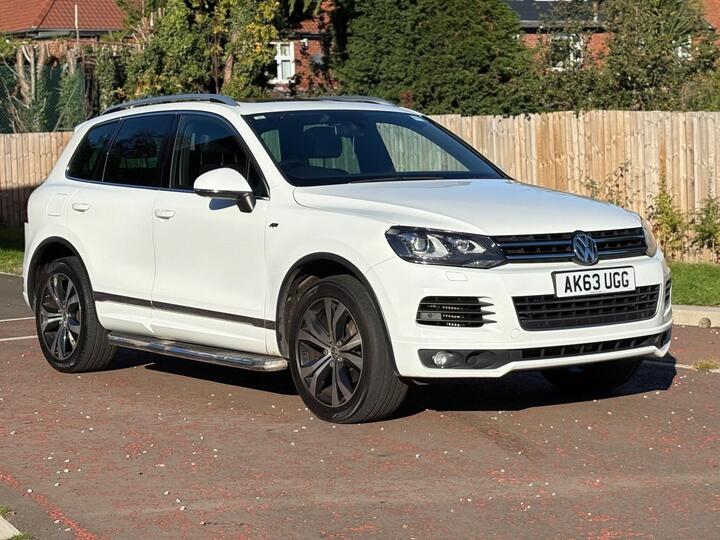 Volkswagen Touareg 3.0 TDI V6 BlueMotion Tech R-Line Tiptronic 4WD Euro 5 (s/s) 5dr Volkswagen Touareg 3.0 TDI V6 BlueMotion Tech R-Line Tiptronic 4WD Euro 5 (s/s) 5dr