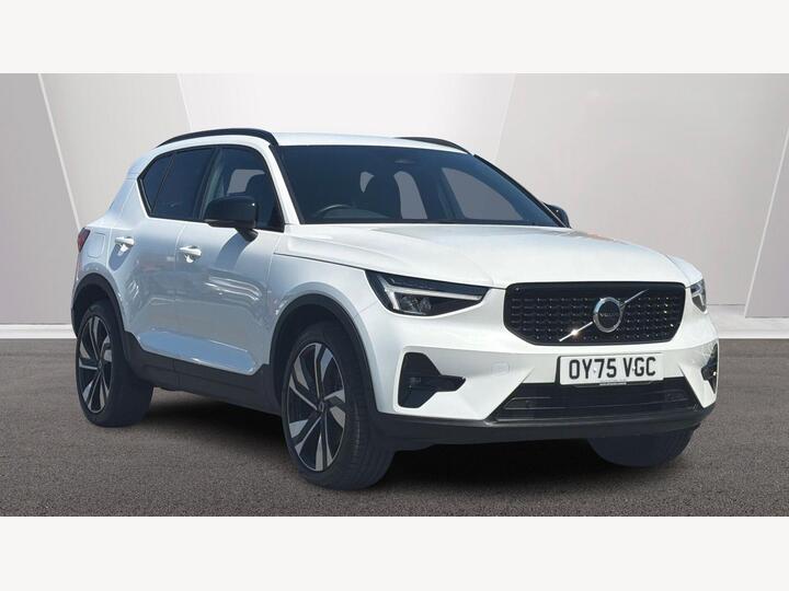 Volvo XC40 2.0 B4 MHEV Plus Dark DCT Auto Euro 6 (s/s) 5dr