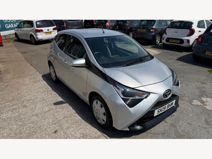 Toyota AYGO 1.0 VVT-i X-play X-shift Euro 6 5dr