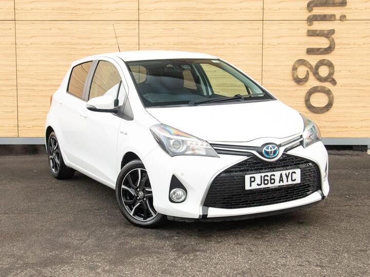 Toyota Yaris 1.5 VVT-h Design E-CVT Euro 6 5dr (Safety Sense) Toyota Yaris 1.5 VVT-h Design E-CVT Euro 6 5dr (Safety Sense)