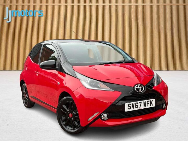Toyota AYGO 1.0 VVT-i X-cite 4 Red Bi-Tone Euro 6 5dr