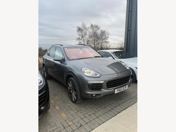 Porsche Cayenne 3.0 TD V6 TiptronicS 4WD Euro 6 (s/s) 5dr Porsche Cayenne 3.0 TD V6 TiptronicS 4WD Euro 6 (s/s) 5dr