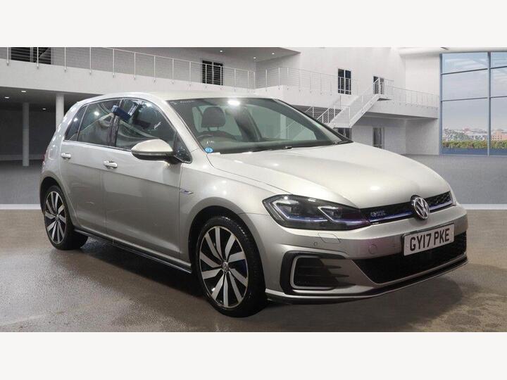 Volkswagen Golf 1.4 TSI 8.7kWh GTE Advance DSG Euro 6 (s/s) 5dr Volkswagen Golf 1.4 TSI 8.7kWh GTE Advance DSG Euro 6 (s/s) 5dr