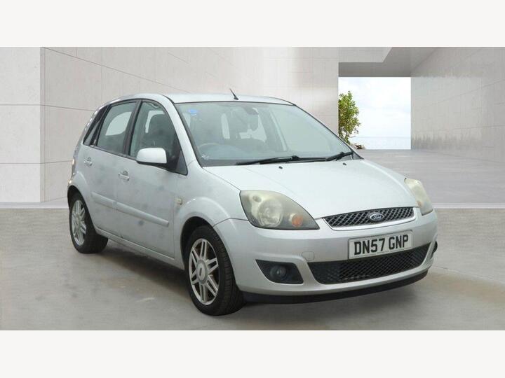 Ford Fiesta 1.6 Ghia 5dr