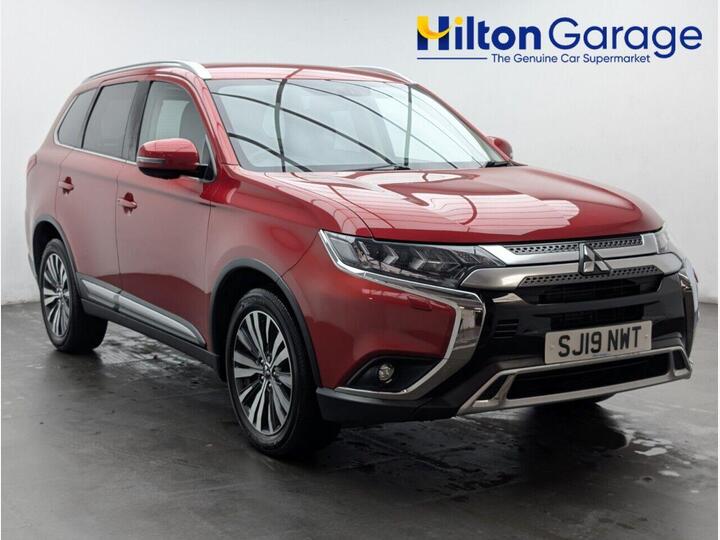 Mitsubishi OUTLANDER 2.0 MIVEC 4 CVT 4WD Euro 6 (s/s) 5dr Mitsubishi OUTLANDER 2.0 MIVEC 4 CVT 4WD Euro 6 (s/s) 5dr