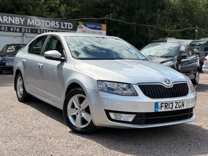 Skoda Octavia 1.6 TDI SE DSG Euro 5 (s/s) 5dr