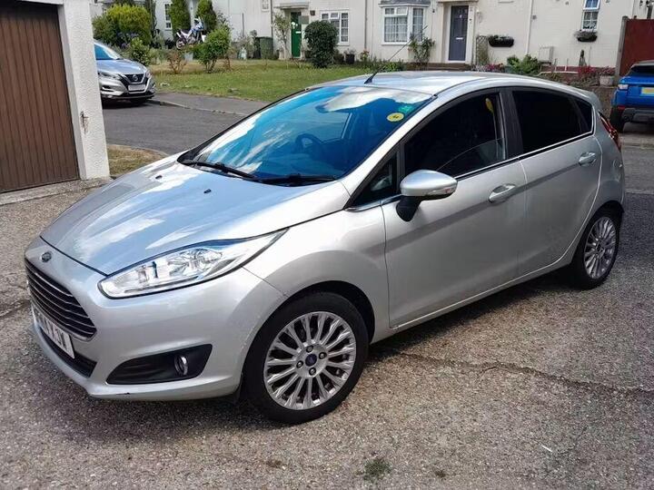 Ford FIESTA 1.0 Titanium Euro 5 (s/s) 5dr