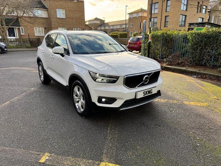 Volvo XC40 2.0 T4 Momentum Pro Auto AWD Euro 6 (s/s) 5dr