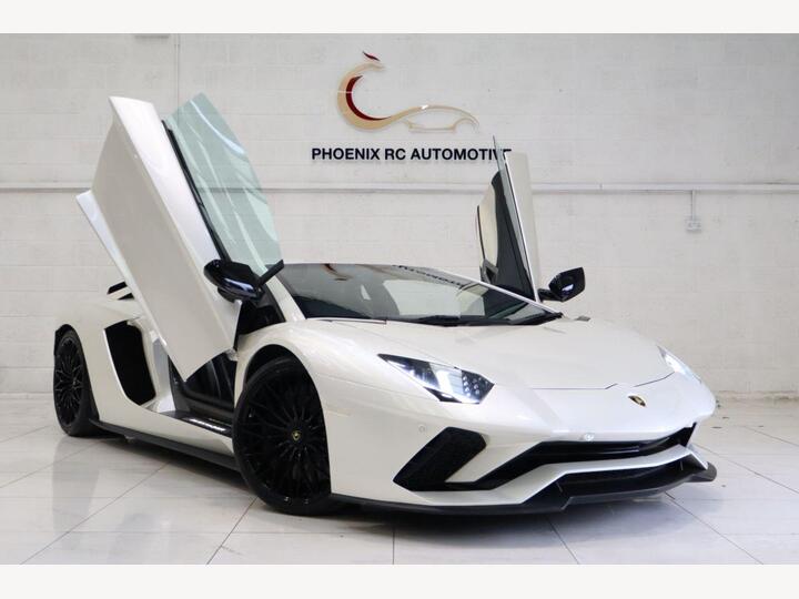 Lamborghini AVENTADOR 6.5 V12 LP 740-4 S ISR 4WD Euro 6 2dr Lamborghini AVENTADOR 6.5 V12 LP 740-4 S ISR 4WD Euro 6 2dr