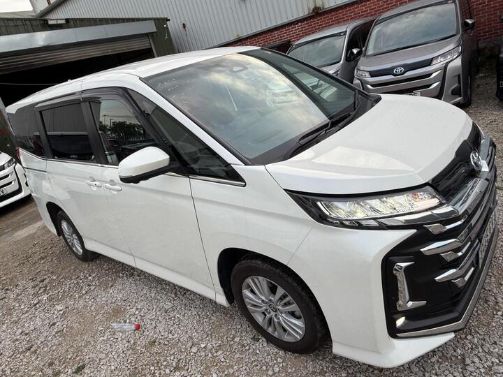 Toyota Voxy NEE SHAPE LEATHER 7💺finance Available