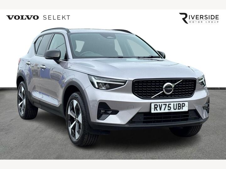 Volvo XC40 2.0 B4 MHEV Plus Dark DCT Auto Euro 6 (s/s) 5dr
