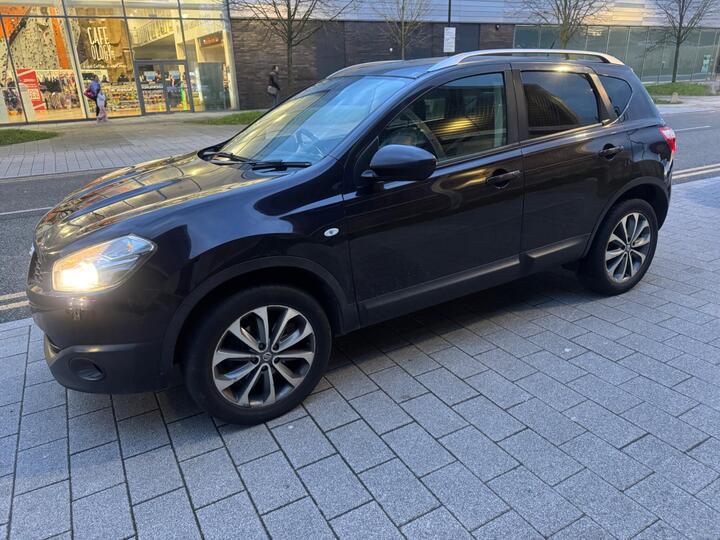 Nissan Qashqai 1.6 DCi Tekna 2WD Euro 5 5dr (AVM)