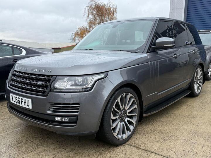 Land Rover RANGE ROVER 3.0 TD V6 Autobiography Auto 4WD Euro 6 (s/s) 5dr Land Rover RANGE ROVER 3.0 TD V6 Autobiography Auto 4WD Euro 6 (s/s) 5dr