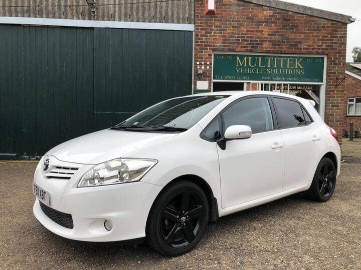 Toyota AURIS 1.6 V-Matic TR Euro 5 5dr