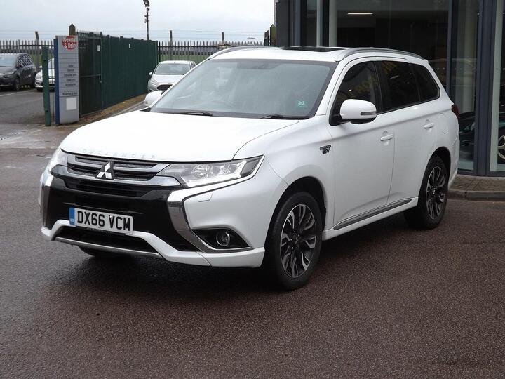 Mitsubishi Outlander 2.0h 12kWh GX5h CVT 4WD Euro 6 (s/s) 5dr Mitsubishi Outlander 2.0h 12kWh GX5h CVT 4WD Euro 6 (s/s) 5dr