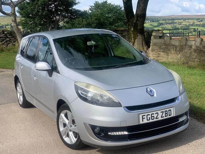 Renault Grand Scenic 1.5 DCi Dynamique TomTom Euro 5 (s/s) 5dr Renault Grand Scenic 1.5 DCi Dynamique TomTom Euro 5 (s/s) 5dr