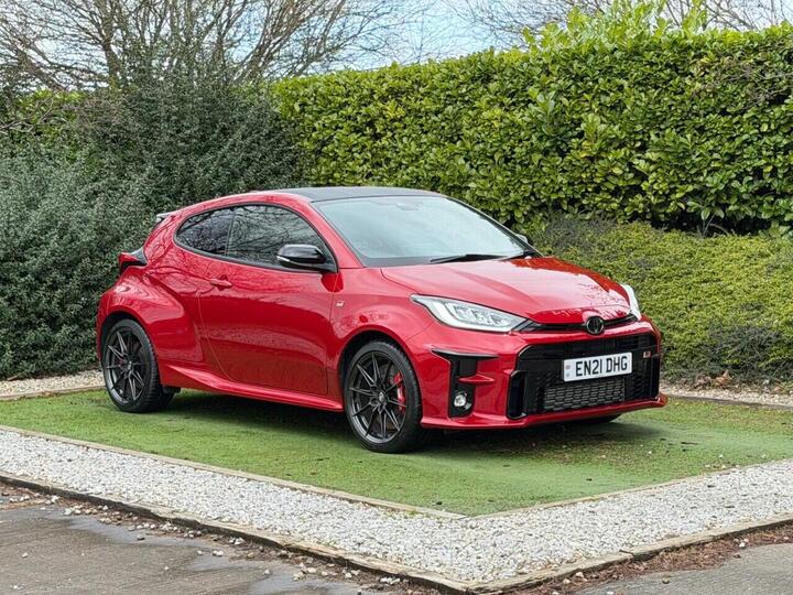 Toyota YARIS 1.6T GR Circuit AWD Euro 6 3dr Toyota YARIS 1.6T GR Circuit AWD Euro 6 3dr