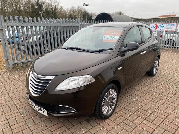 Chrysler Ypsilon 0.9 TwinAir SE Auto Euro 5 (s/s) 5dr