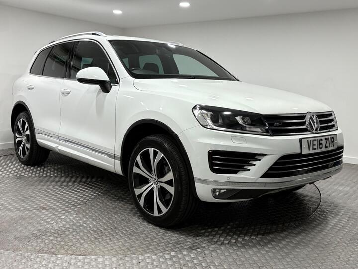 Volkswagen Touareg 3.0 TDI V6 BlueMotion Tech R-Line Tiptronic 4WD Euro 6 (s/s) 5dr Volkswagen Touareg 3.0 TDI V6 BlueMotion Tech R-Line Tiptronic 4WD Euro 6 (s/s) 5dr