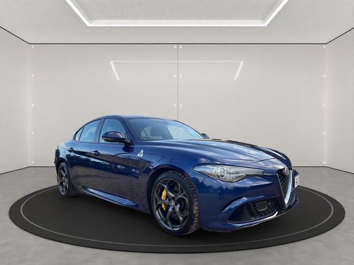 Alfa Romeo Giulia 2.9 V6 Bi-Turbo Quadrifoglio Auto Euro 6 (s/s) 4dr Alfa Romeo Giulia 2.9 V6 Bi-Turbo Quadrifoglio Auto Euro 6 (s/s) 4dr