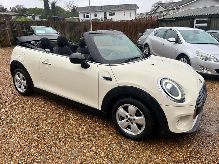 MINI Convertible 1.5 Cooper Euro 6 (s/s) 2dr