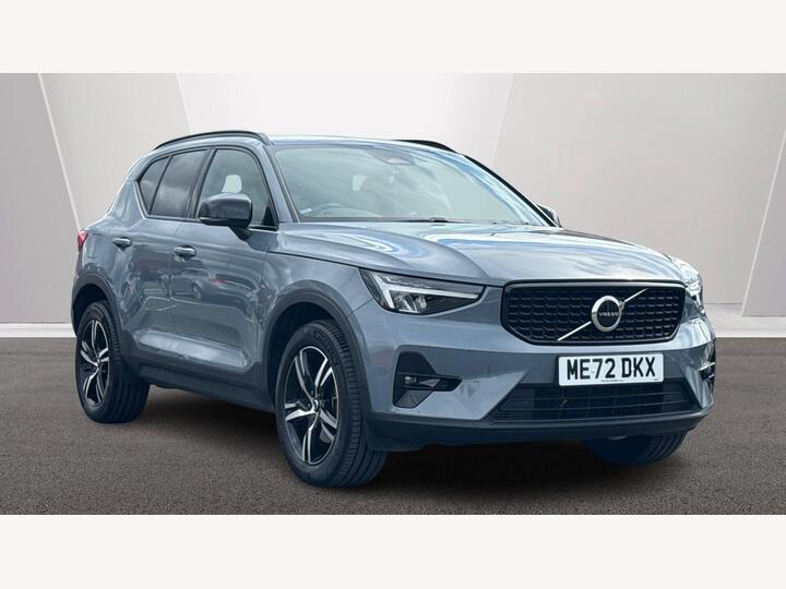 Volvo XC40 2.0 B3 MHEV Plus Dark DCT Auto Euro 6 (s/s) 5dr