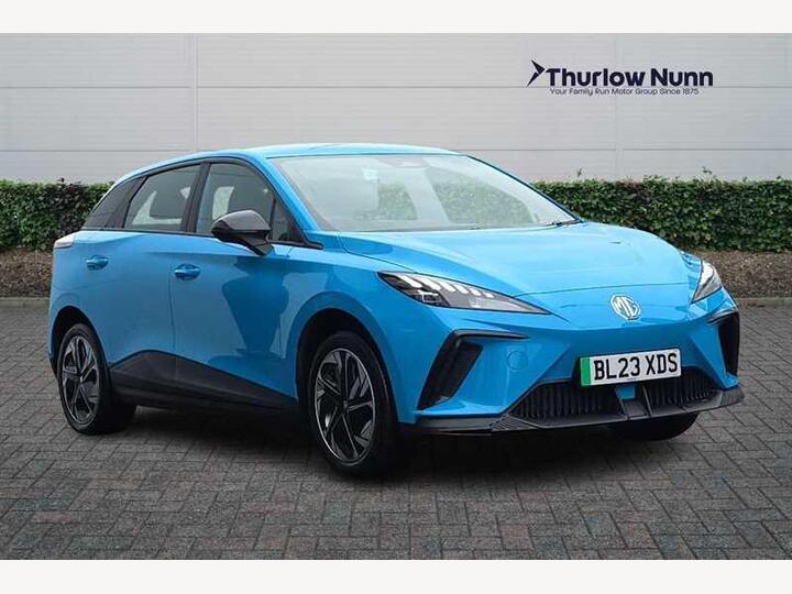 MG MG4 64kWh SE Long Range Auto 5dr