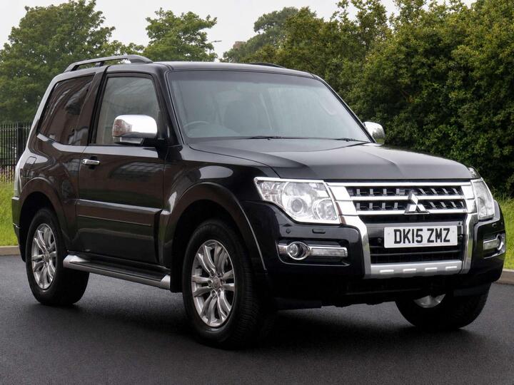 Mitsubishi SHOGUN 3.2 DI-DC Warrior Auto 4WD Euro 5 3dr SWB Mitsubishi SHOGUN 3.2 DI-DC Warrior Auto 4WD Euro 5 3dr SWB