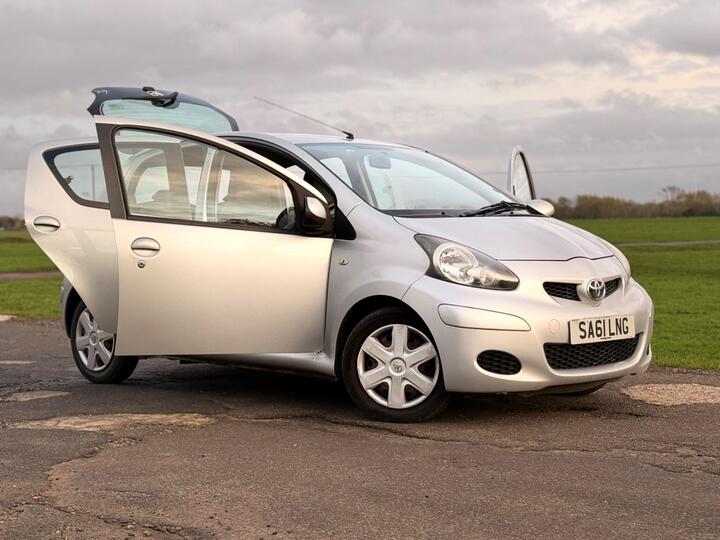 Toyota AYGO 1.0 VVT-i Ice Euro 5 5dr