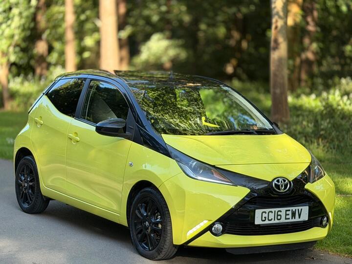 Toyota AYGO 1.0 VVT-i X-cite 3 Yellow Bi-Tone Euro 6 5dr