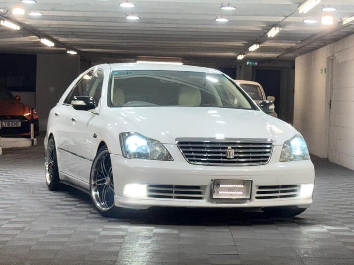 Toyota Crown 3.0 V6 Royal Saloon JDM Luxury