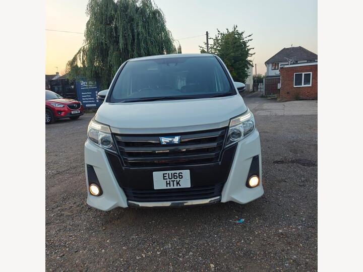 Toyota Noah N/A