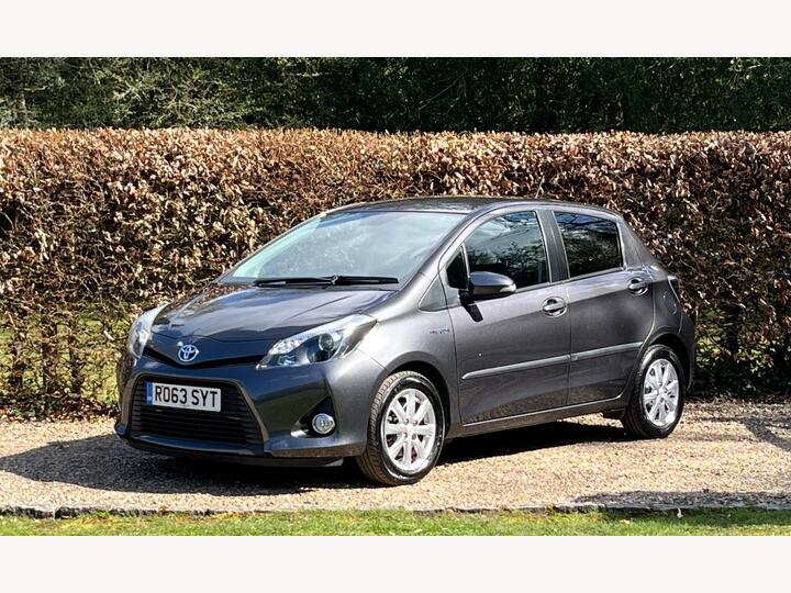 Toyota Yaris 1.5 VVT-h Icon Plus CVT Euro 5 5dr