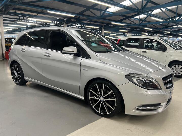 Mercedes-Benz B Class 1.8 B200 CDI BlueEfficiency Sport 7G-DCT Euro 5 (s/s) 5dr