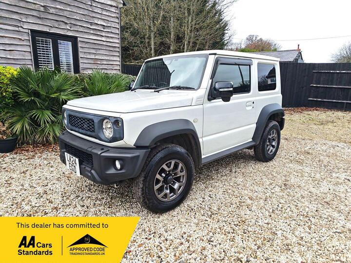 Suzuki Jimny 1.5 AUTO 4X4 METALLIC WHITE 2 AVAILABLE
