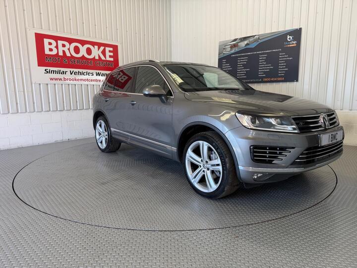Volkswagen Touareg 3.0 TDI V6 BlueMotion Tech R-Line Tiptronic 4WD Euro 6 (s/s) 5dr