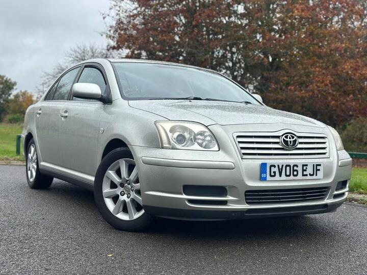 Toyota Avensis 1.8 VVT-i T3-S 4dr Toyota Avensis 1.8 VVT-i T3-S 4dr