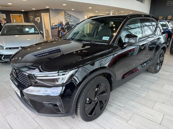 Volvo XC40 2.0 B4 MHEV Plus Black Edition DCT Auto Euro 6 (s/s) 5dr